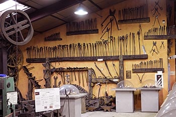 Musée du couteau de Laguiole, outils et objets d'autrefois